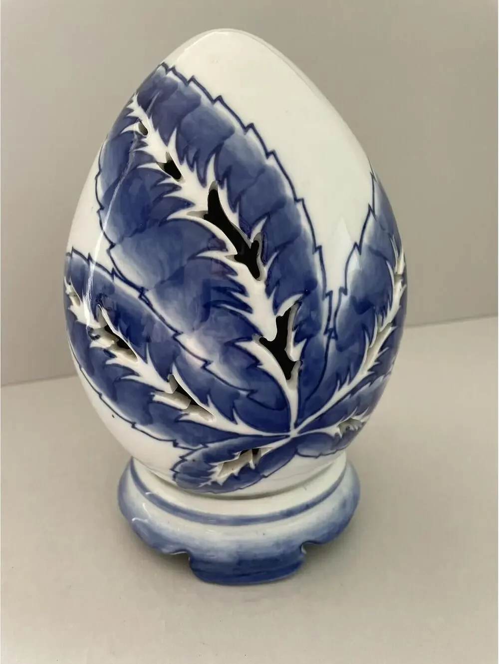 Vintage Blue & White Floral Egg on Pedestal Y2K Grand Millennial Decor